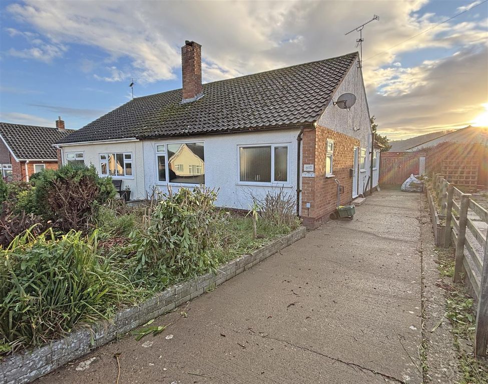 Property photo 1 of 13 Front Aspect.Jpg