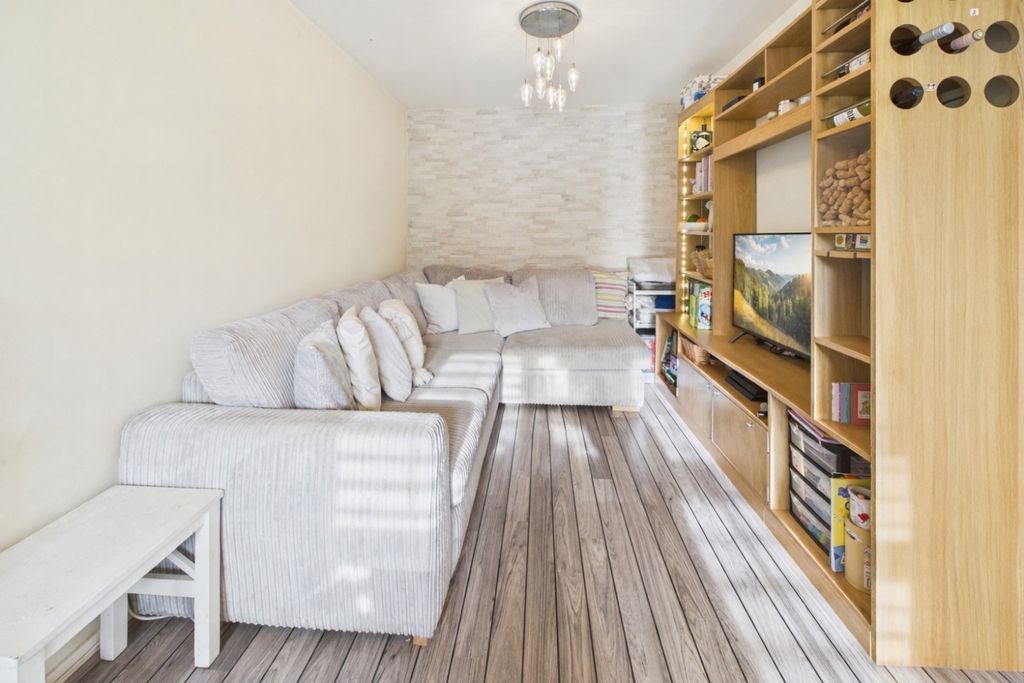 Property photo 3 of 13 Presented By Clinton At Ewemove Bexleyheath And D