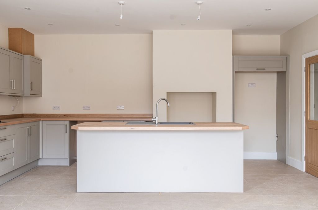 Additional image 6 of 3 bed detached bungalow for saleNewark Road, North Hykeham, Lincoln, Lincolnshire LN6