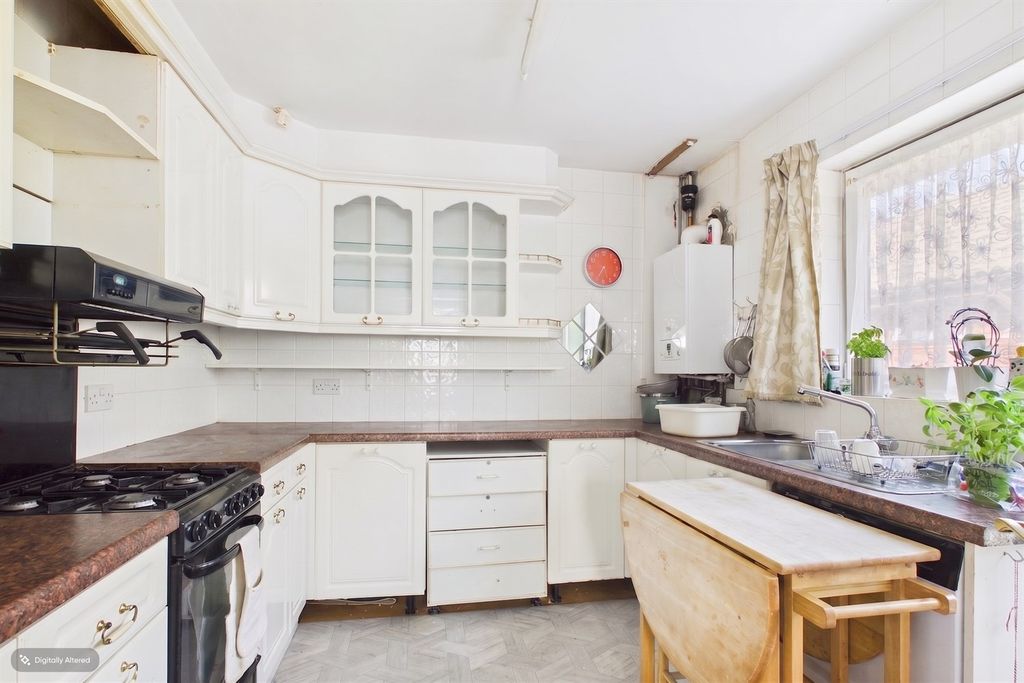 Property photo 3 of 14 Kitchen