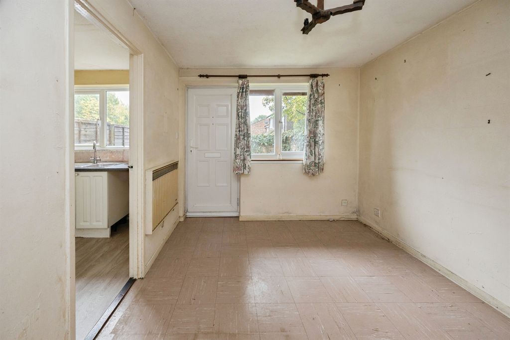 Property photo 2 of 17