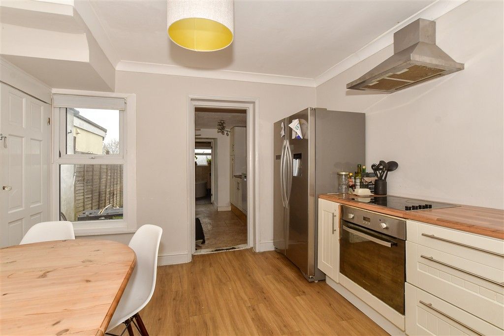 Property photo 2 of 11 Lounge/Kitchen