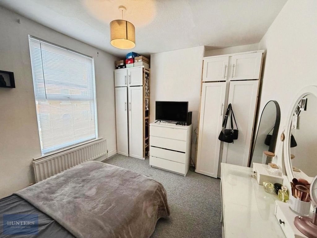 Property photo 3 of 11 Bedroom One