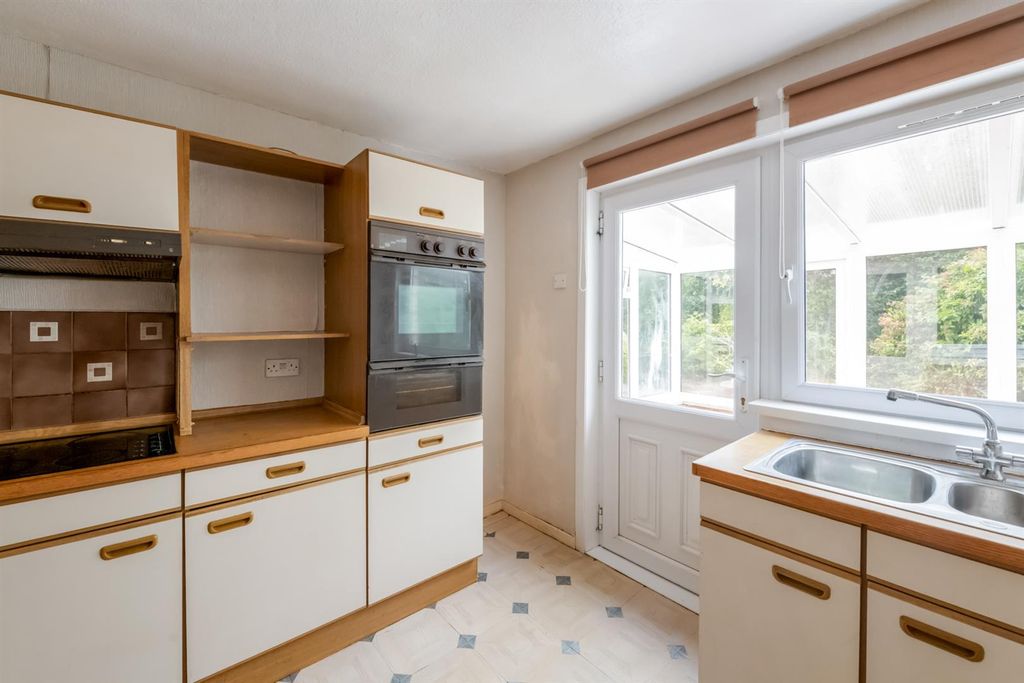 Property photo 3 of 41 Kitchen