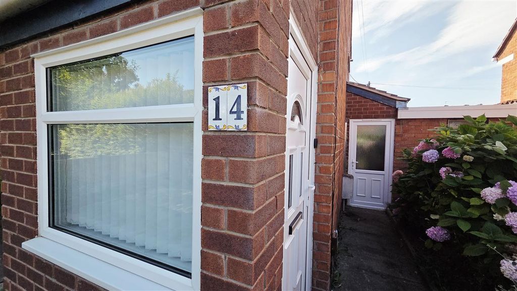 Property photo 2 of 23 Entrance Porch