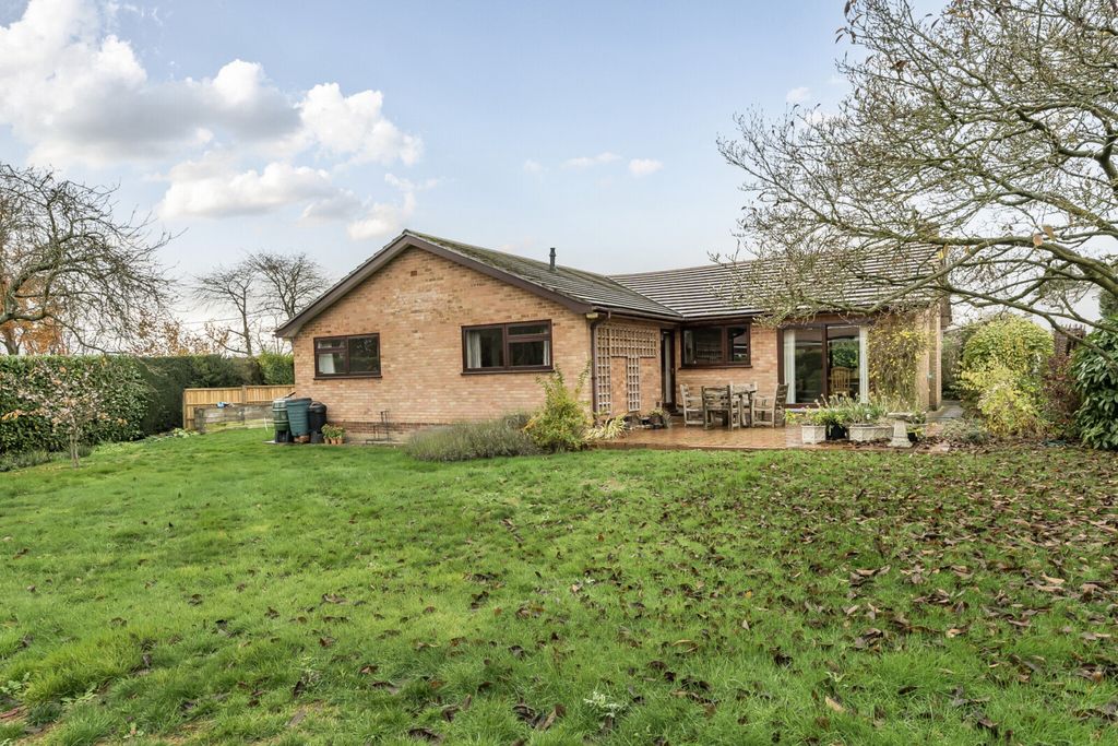 Property photo 2 of 19 Picture No. 27