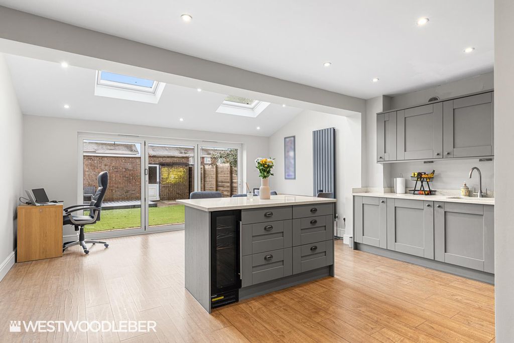 Property photo 2 of 24 Beechfield_1.Jpg