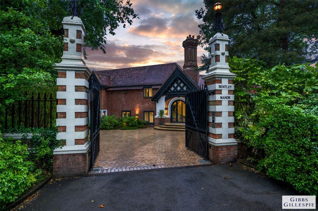 Property photo 2 of 46 Picture No. 35