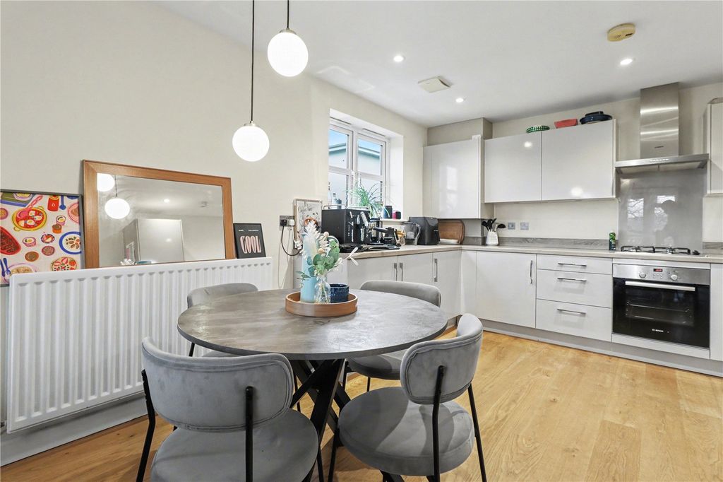 Property photo 3 of 16 Dining / Kitchen