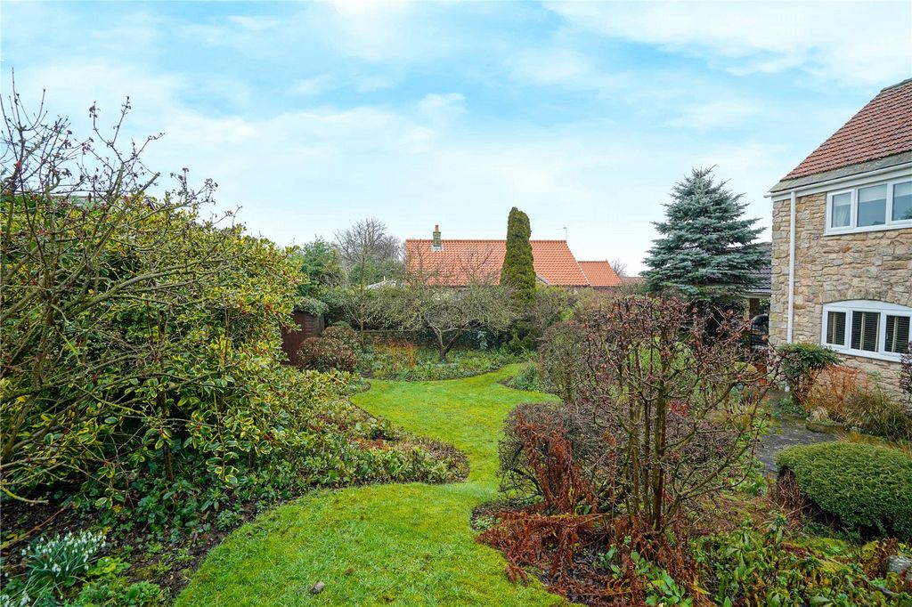 Property photo 3 of 23 Picture No. 20