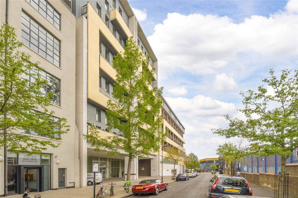 Property photo 3 of 16 Exterior