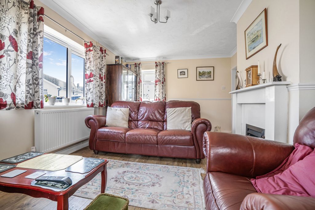 Property photo 2 of 20