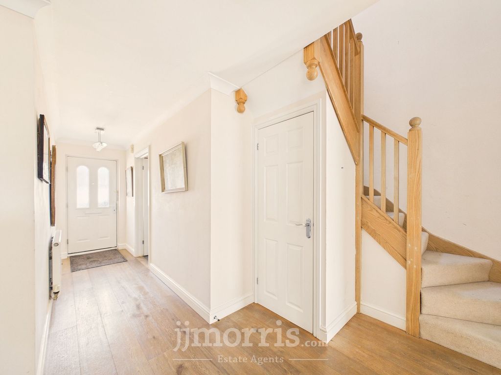 Property photo 3 of 35