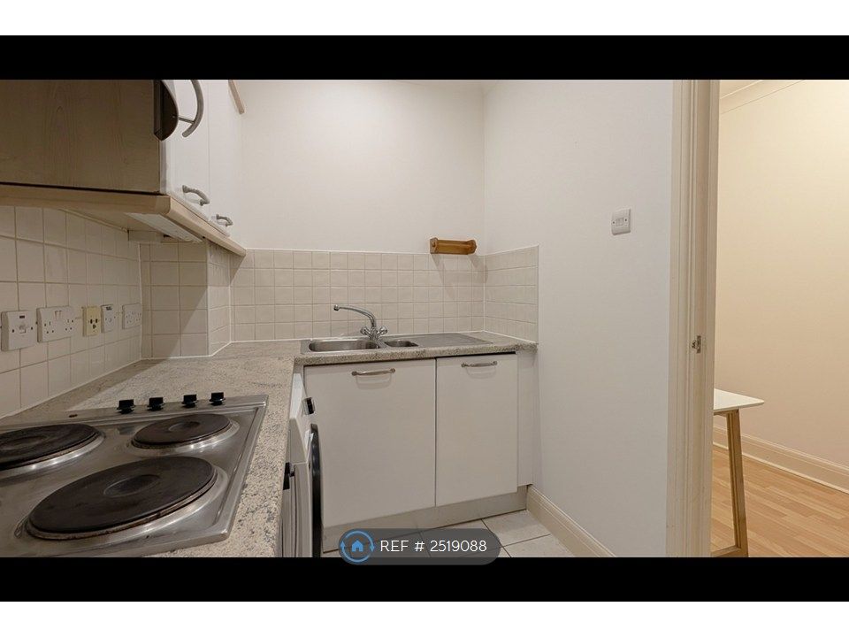 Property photo 3 of 8 Kitchen