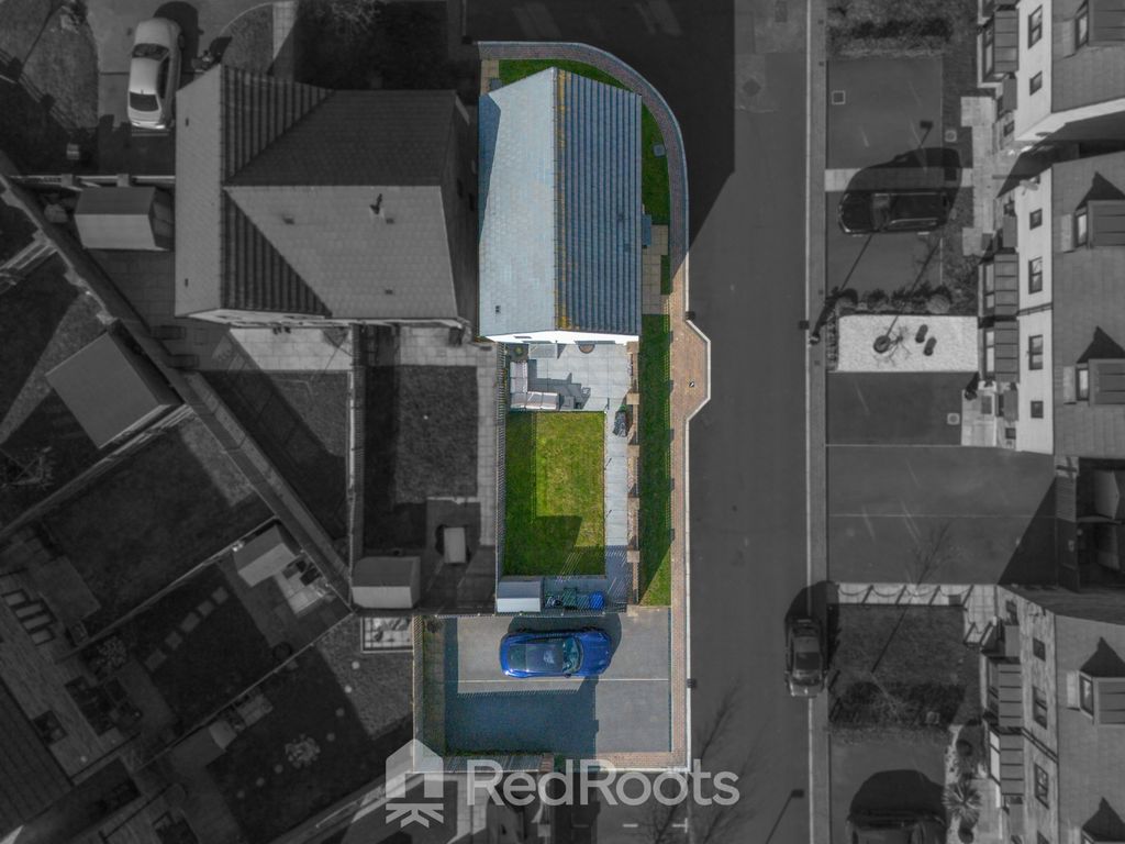 Property photo 2 of 29 4989103