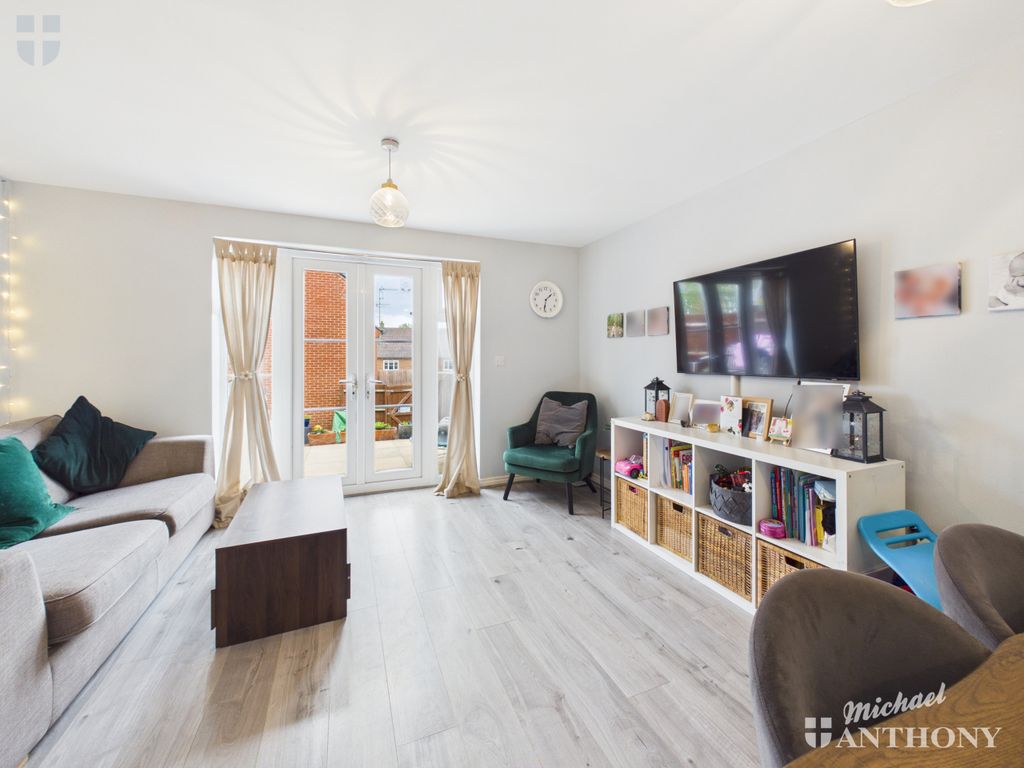 Property photo 3 of 10 Cam03852G0-Pr0633-Still010