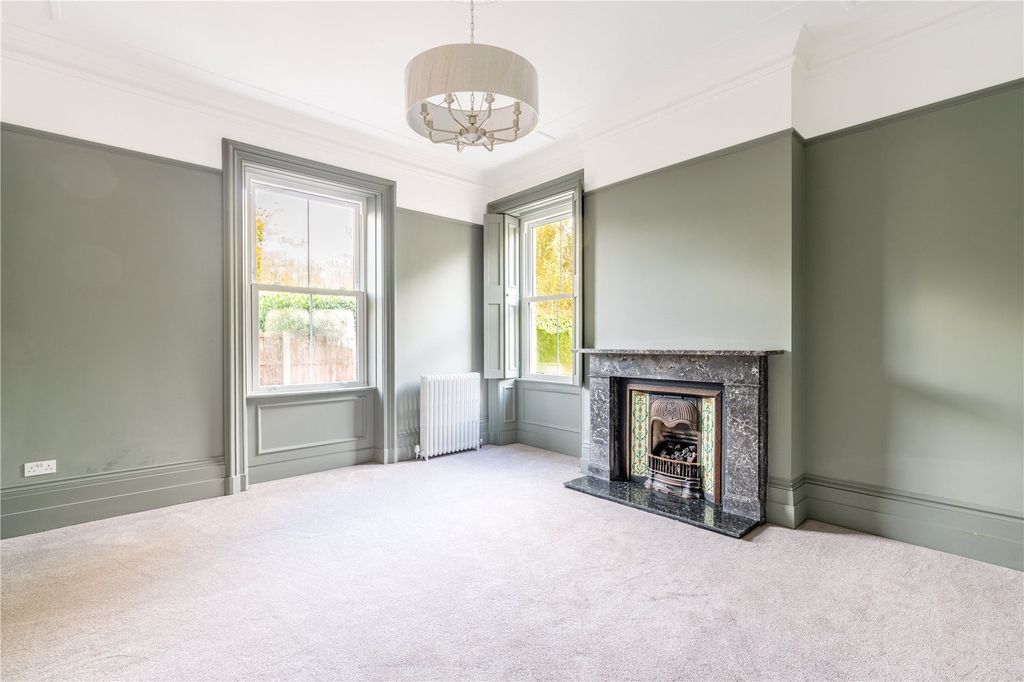Property photo 3 of 16 Dining Room
