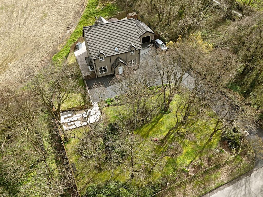 Property photo 3 of 32 Outside