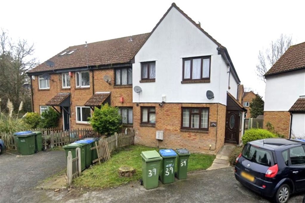 Property photo 1 of 8 (Main)