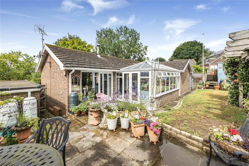 Property photo 1 of 27 Picture No. 12