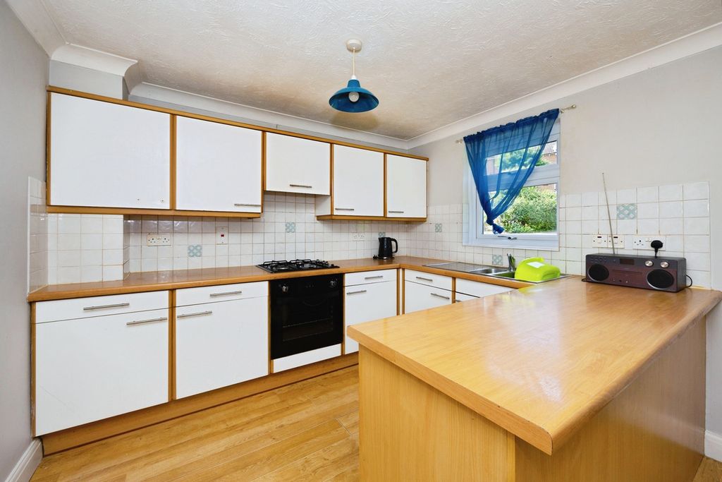 Property photo 2 of 26