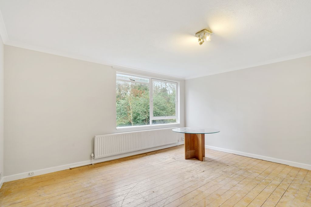 Property photo 2 of 15 Photo 17