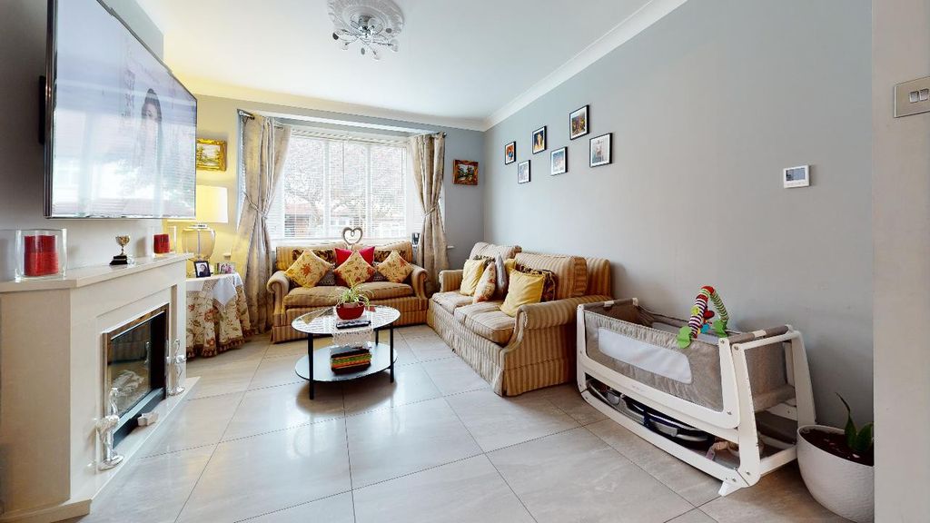 Property photo 2 of 14