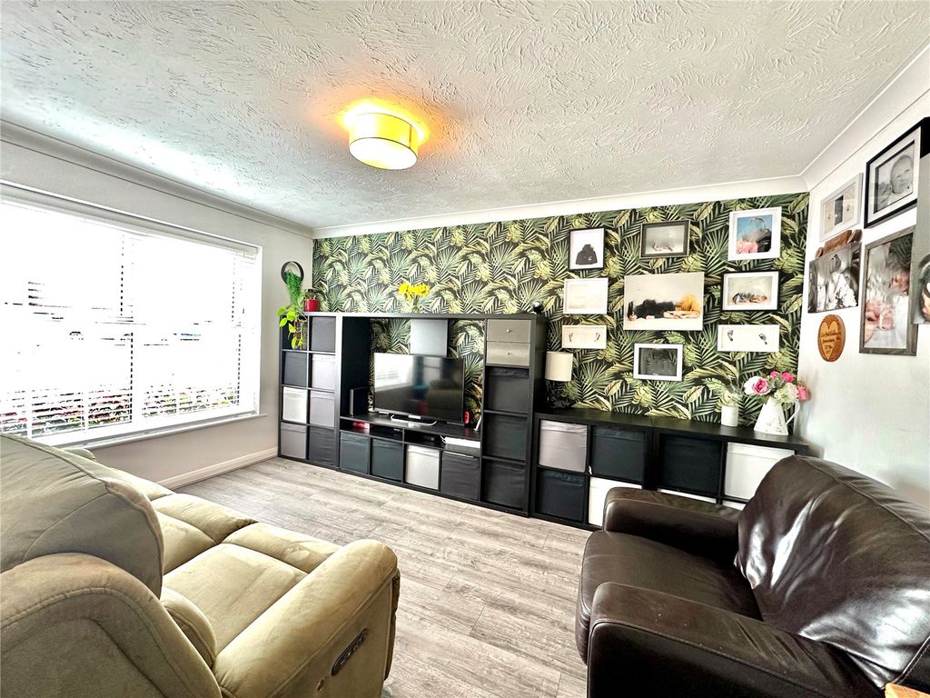 Property photo 2 of 12 Picture No. 02