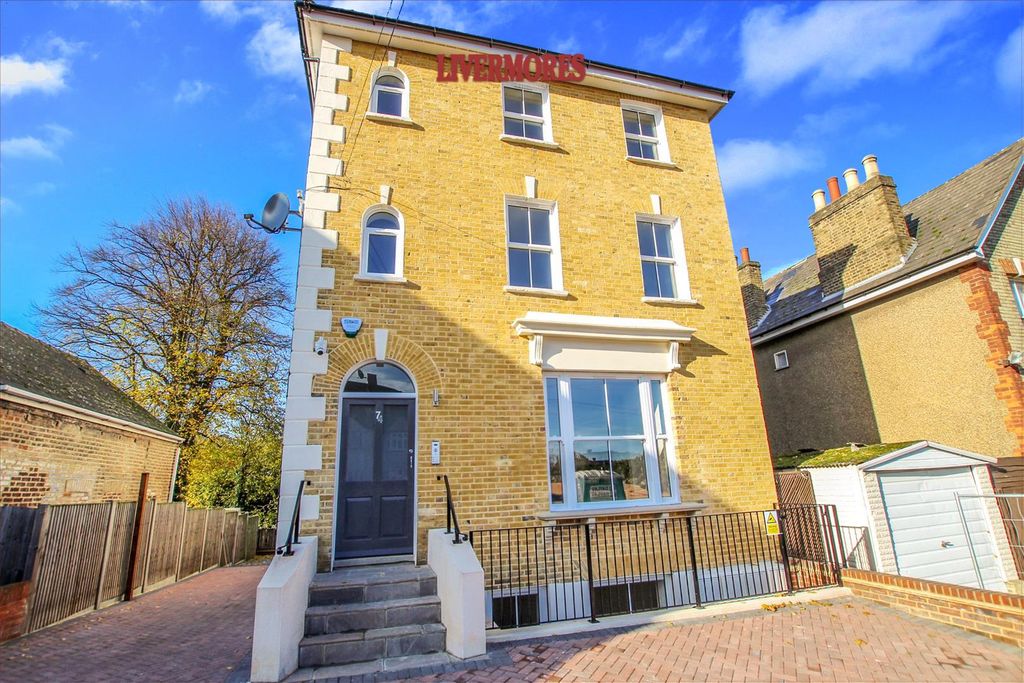 Property photo 1 of 9 Flat3 74 Station Road Frontdp.Jpg