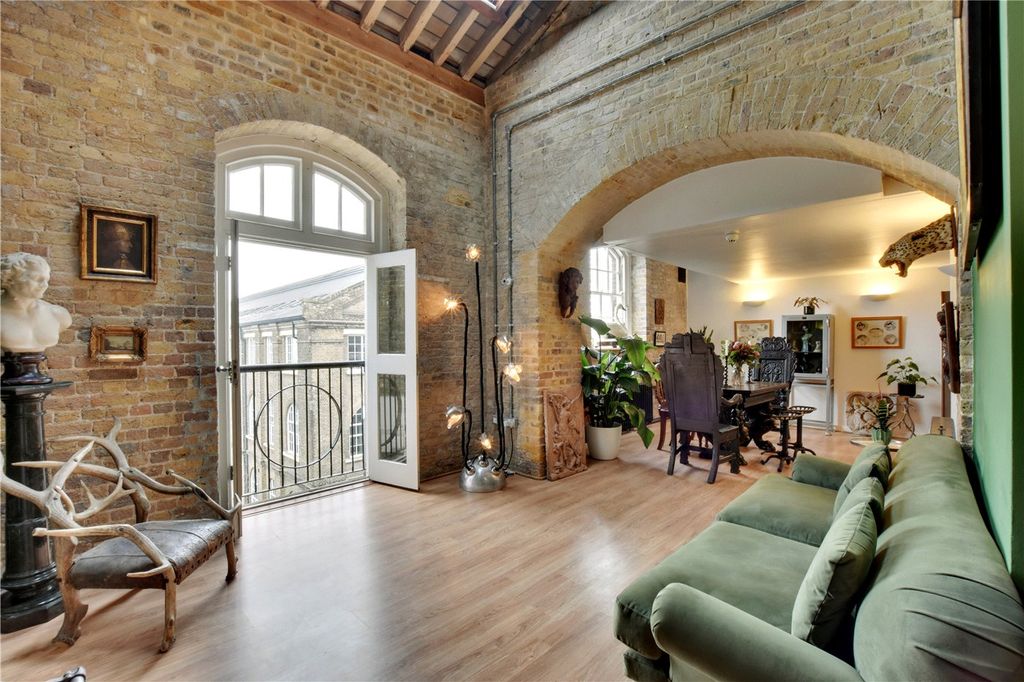 Property photo 1 of 35 Picture No. 07