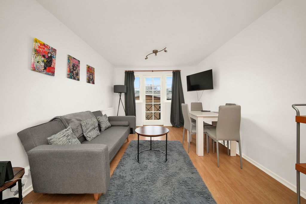 Property photo 2 of 8 Picture No. 13