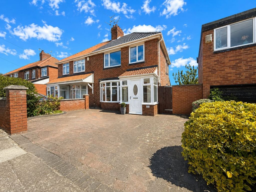 Property photo 1 of 29 14152387-d941-456A-98d2-A65Bb824Bef6