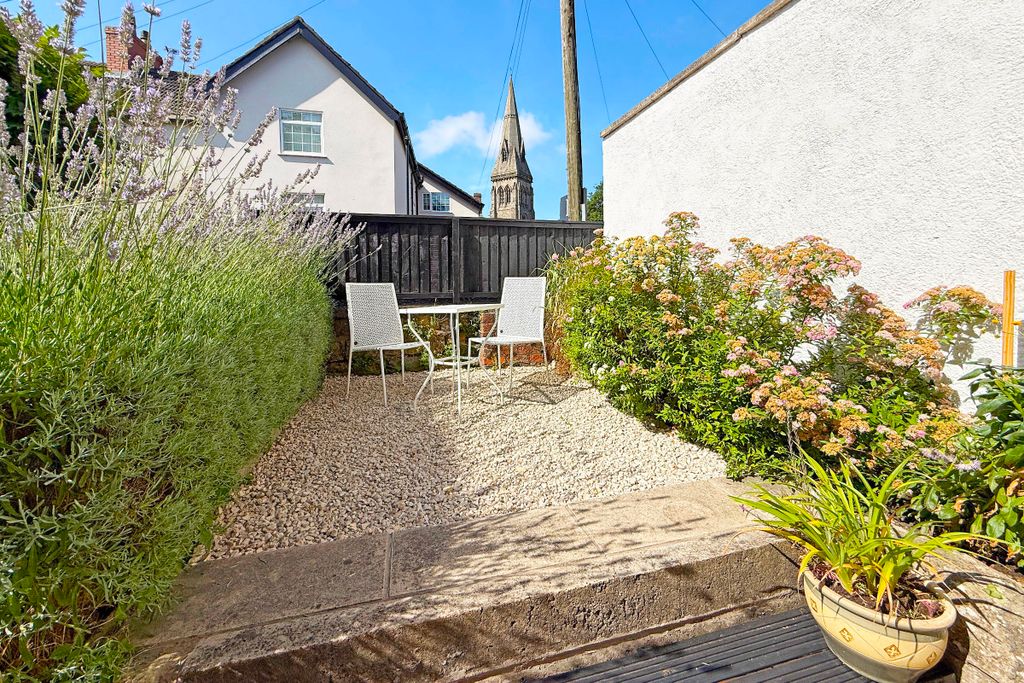Property photo 2 of 19