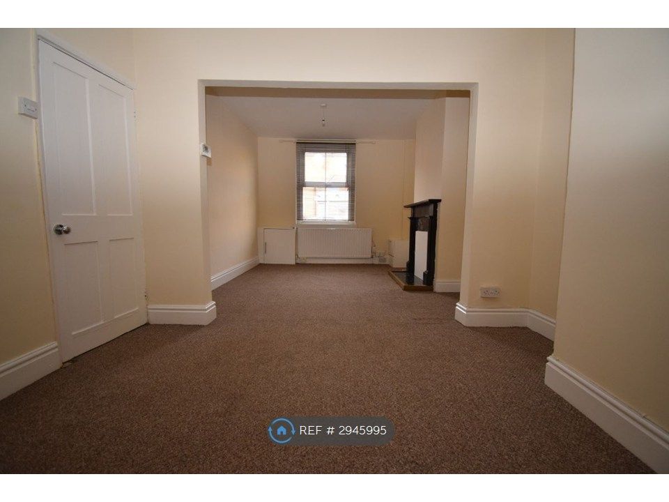 Property photo 2 of 8 Lounge