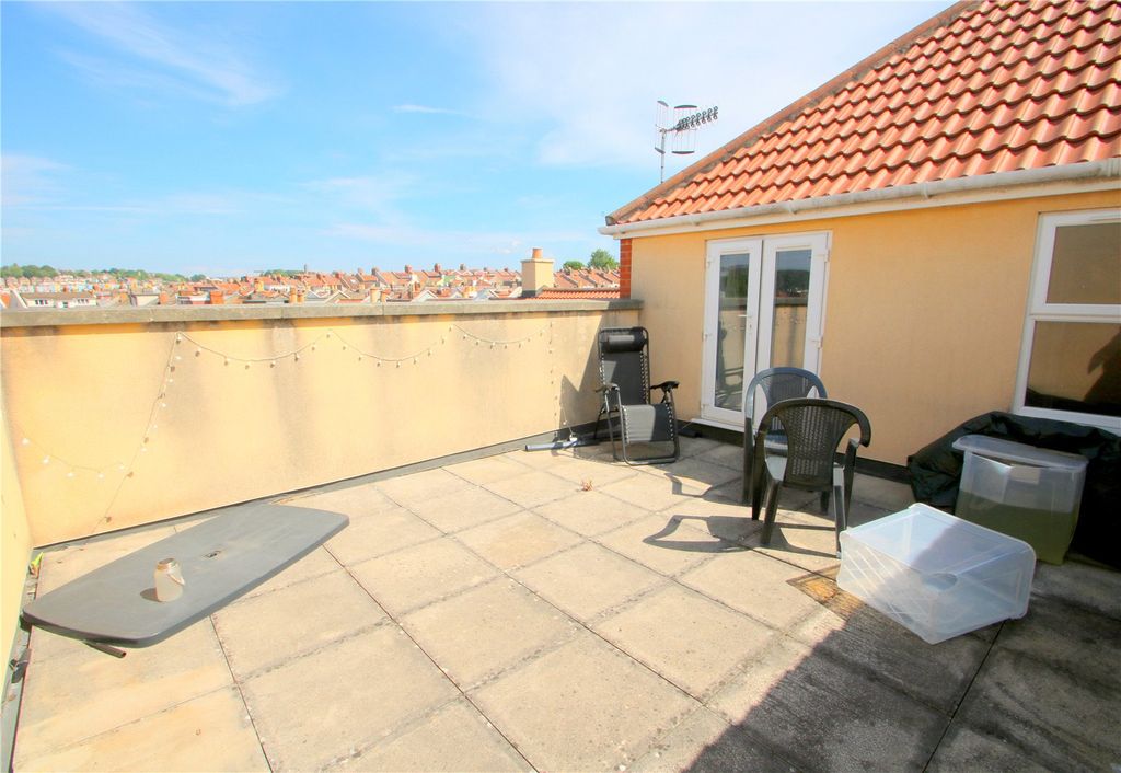 Property photo 3 of 7 Picture No. 10