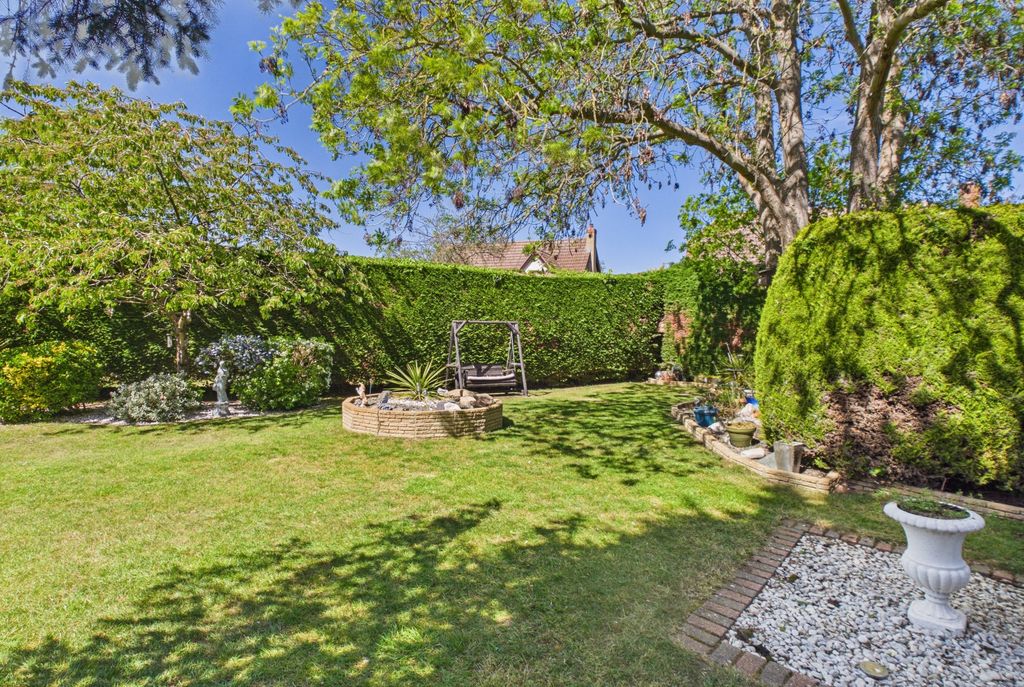 Property photo 2 of 32 Cam02519G0-Pr0429-Still008