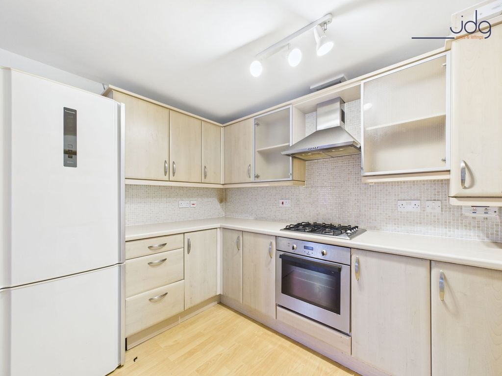 Property photo 2 of 10 Kitchen