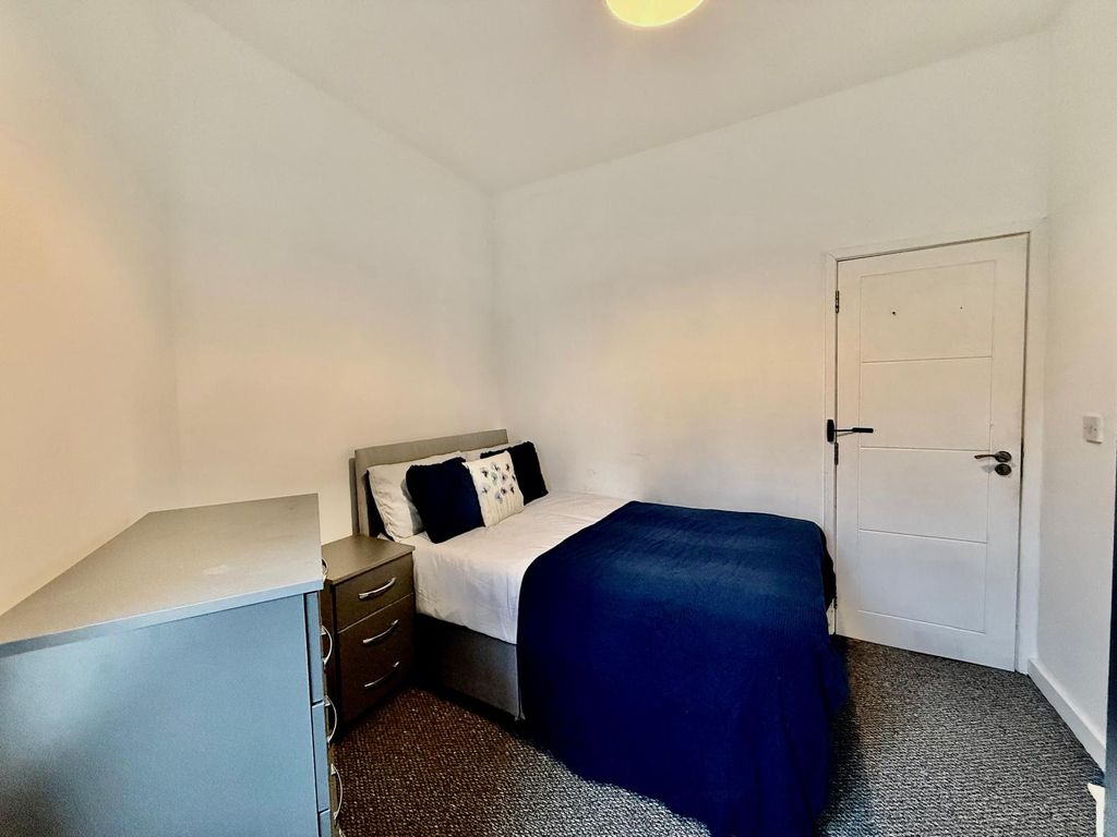 Property photo 3 of 4 Room