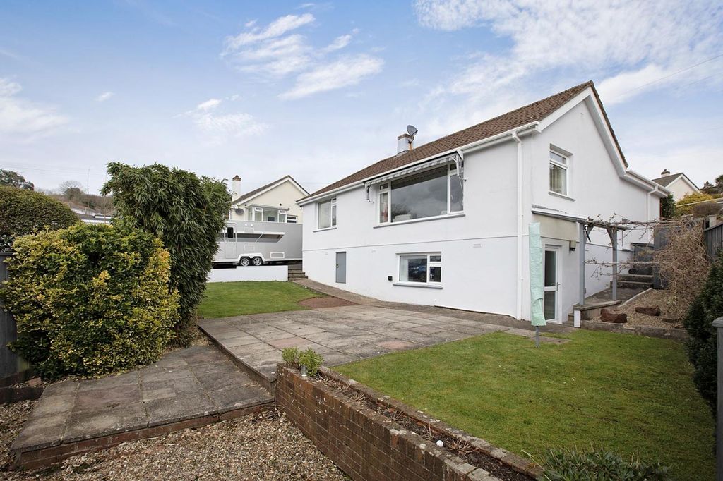 Property photo 1 of 27