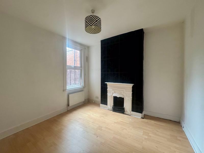 Property photo 2 of 5 Photo 4