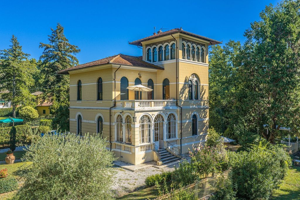 Property photo 1 of 41 Luxury Estate For Sale In Lucca, Toccana