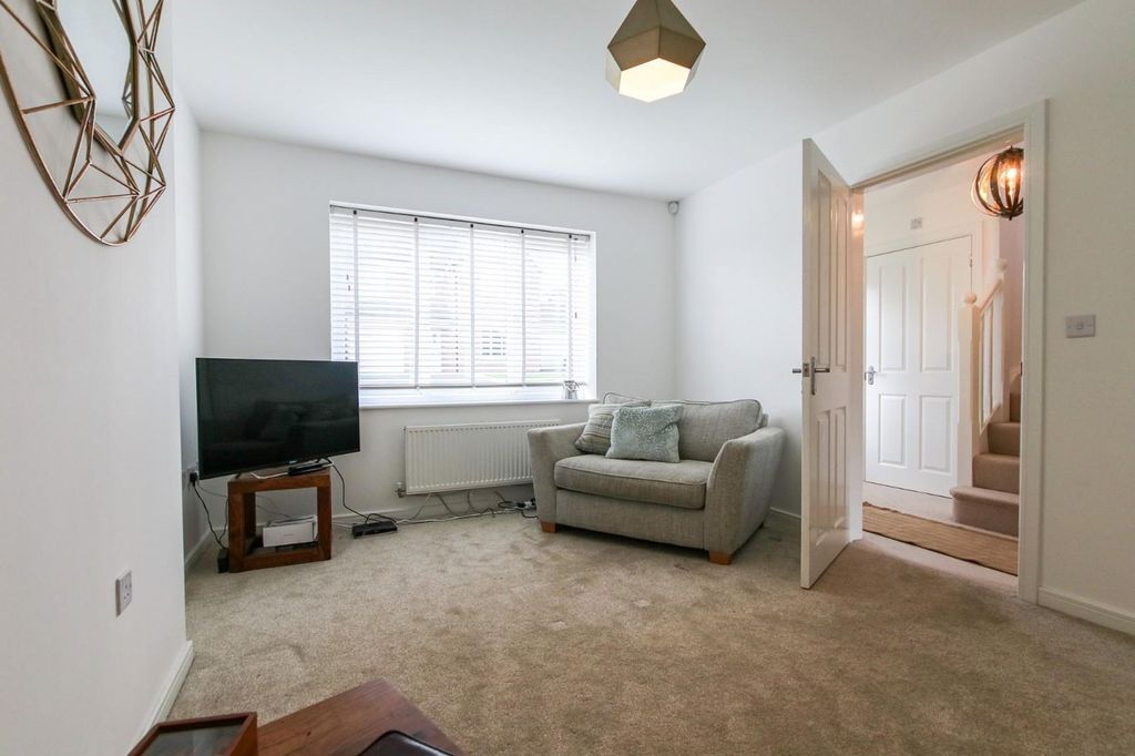 Property photo 3 of 14 Living Room