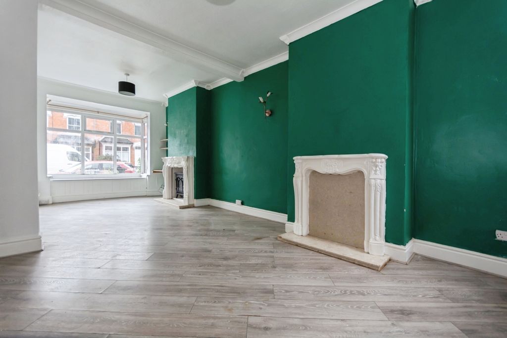 Property photo 2 of 17 Photo