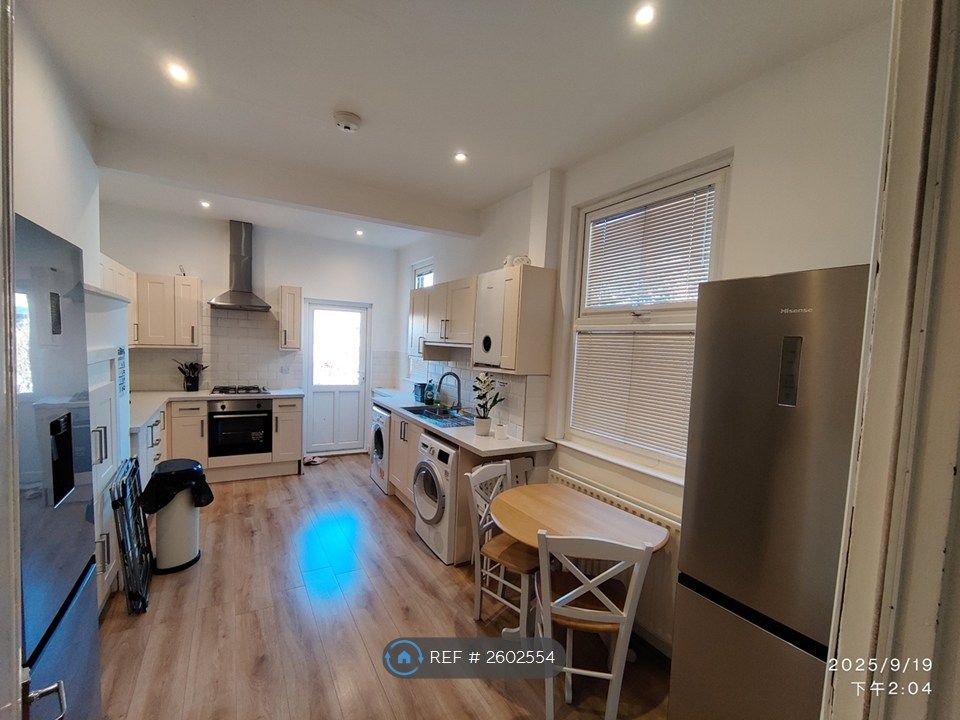 Property photo 3 of 5