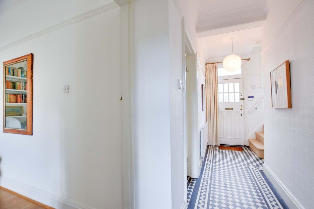 Property photo 2 of 35