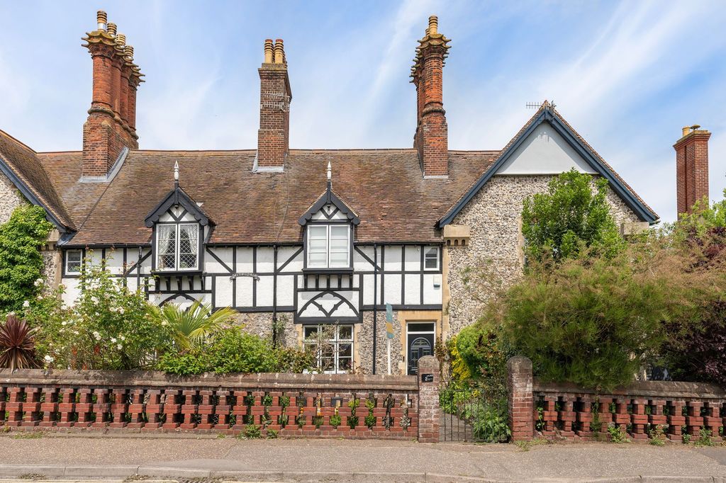 Property photo 1 of 21