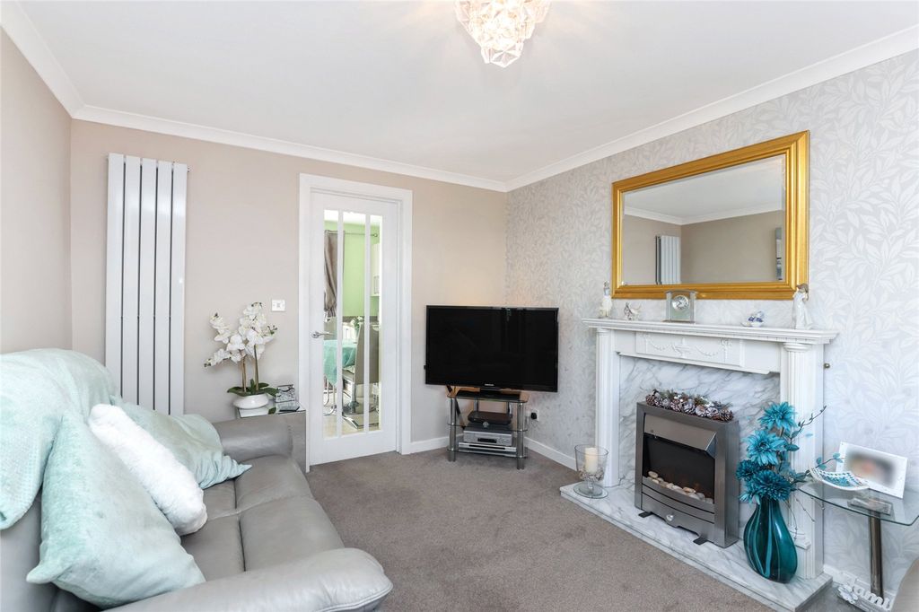 Property photo 2 of 14 Picture No. 04