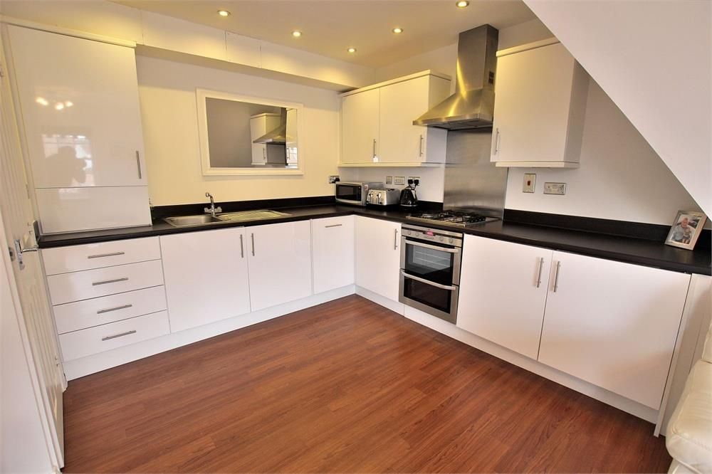 Property photo 3 of 9 3