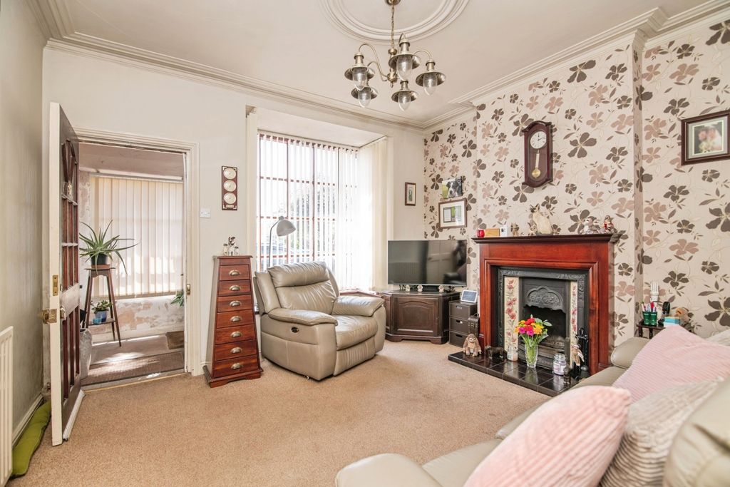 Property photo 3 of 18 Pbox-Img.Jpg