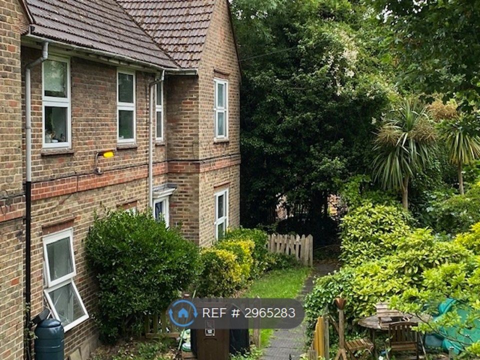 Property photo 1 of 13 Outside View
